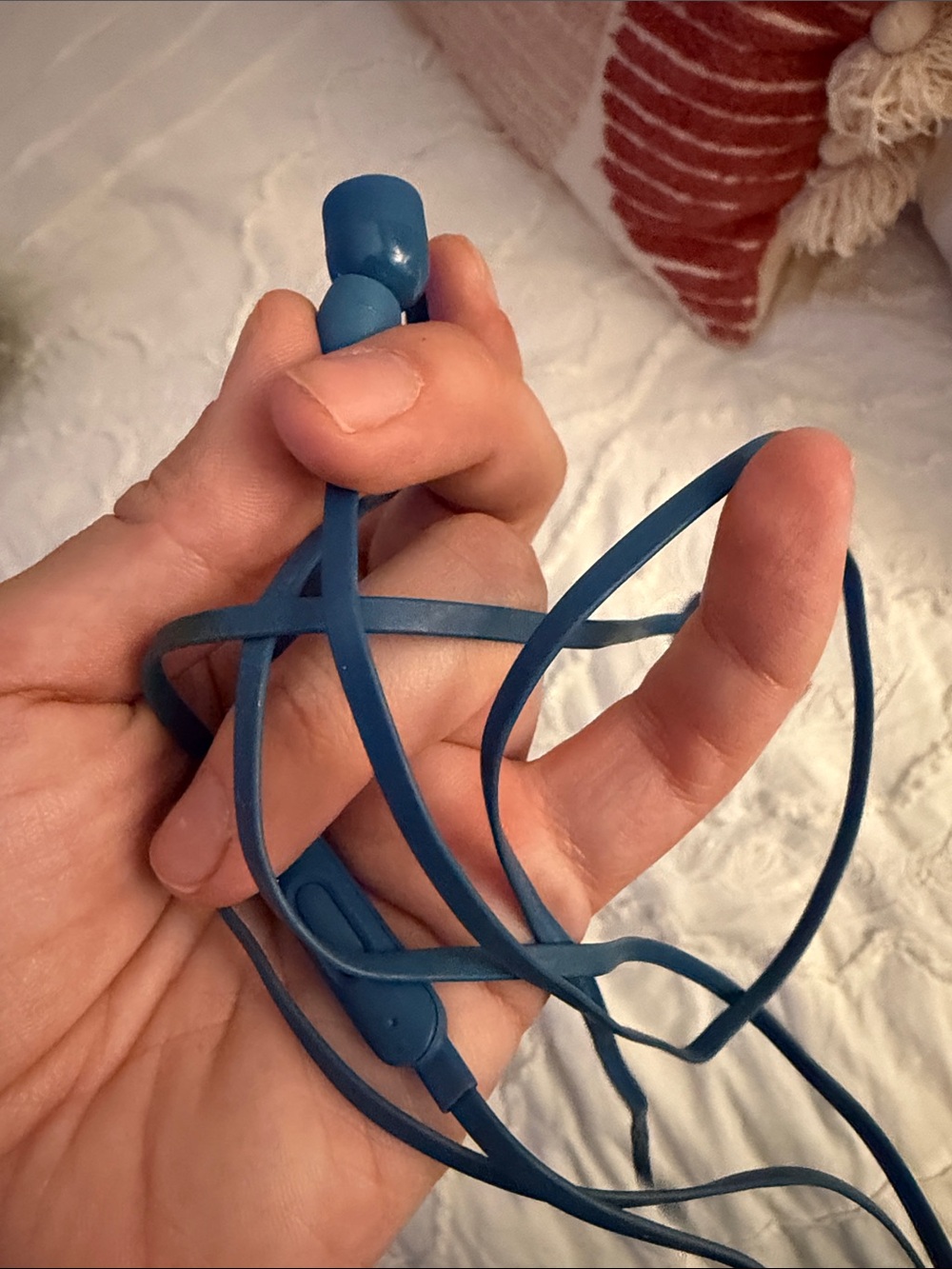 Beats by Dre Blue Wired In-Ear Earbuds with Inline Microphone - Picture 5 of 7